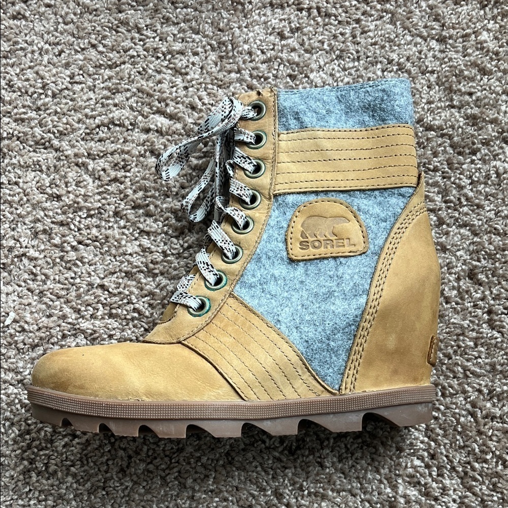 Sorel Lexie Brown and Gray Lace-Up Boots - Picture 2 of 10